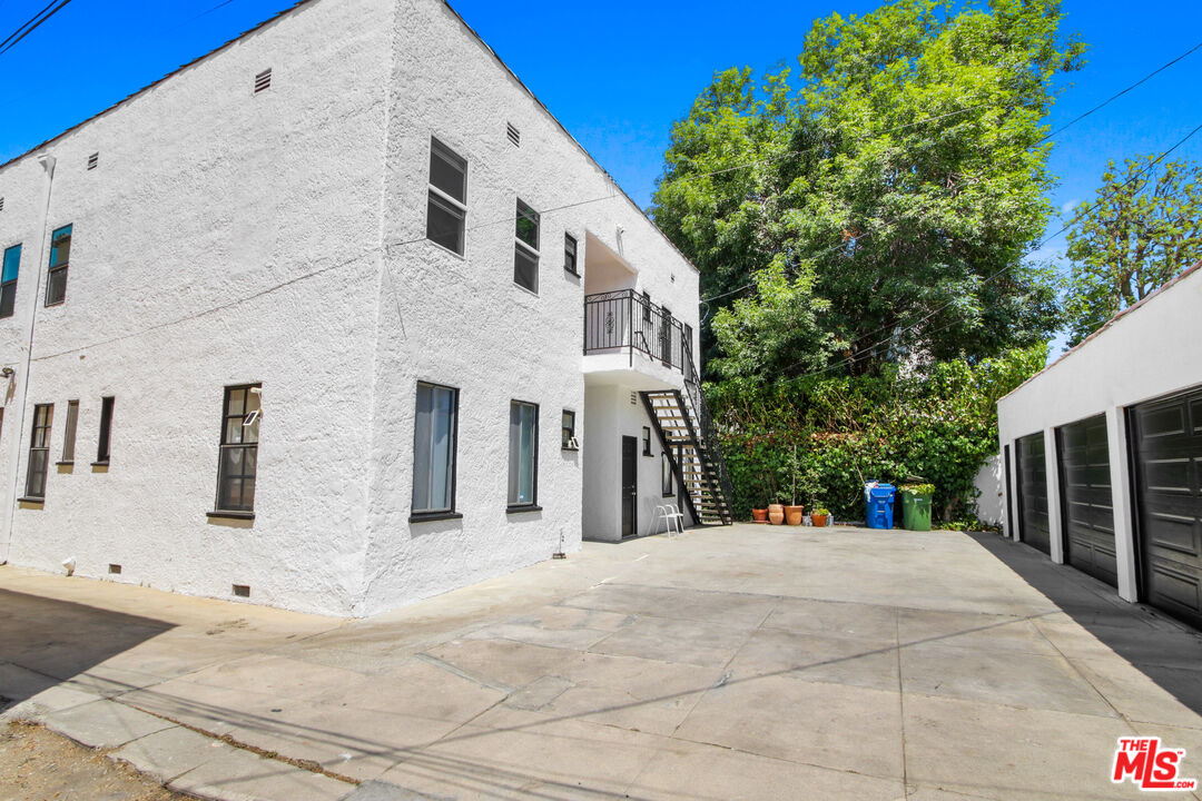 424 N Gardner St Unit: 1/2