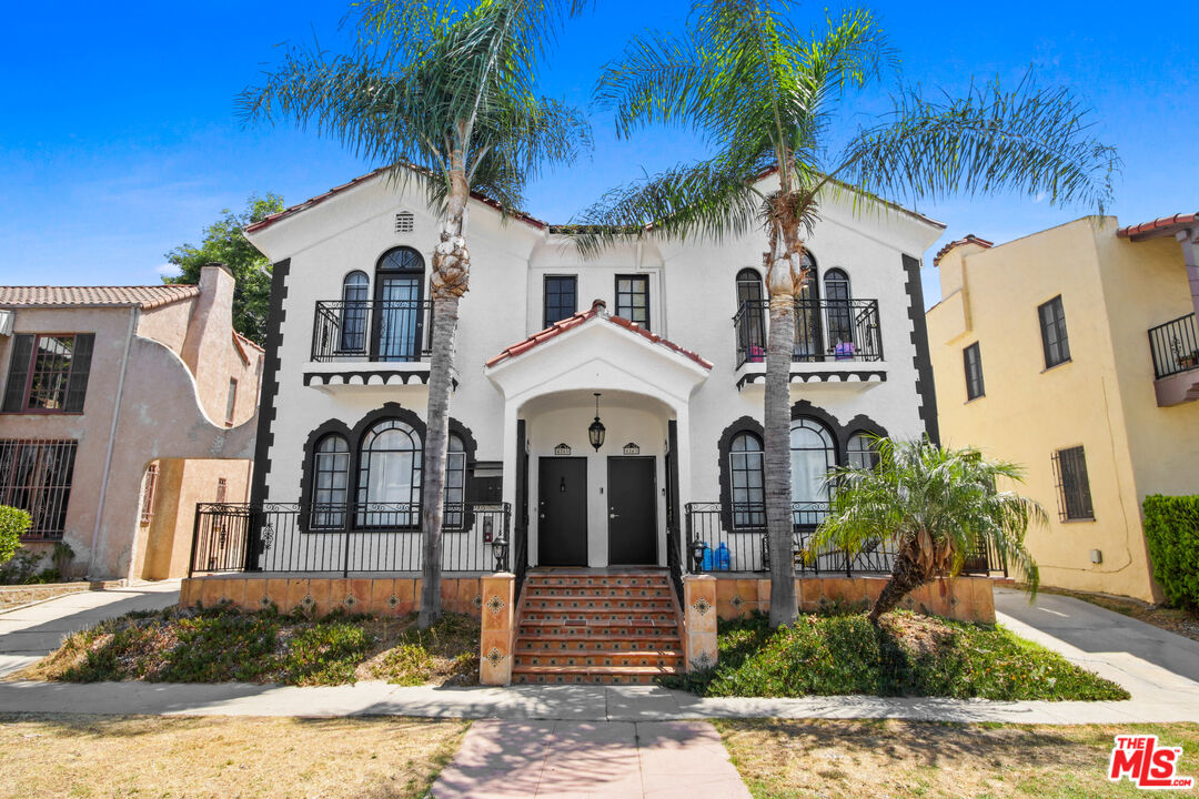 424 N Gardner St Unit: 1/2