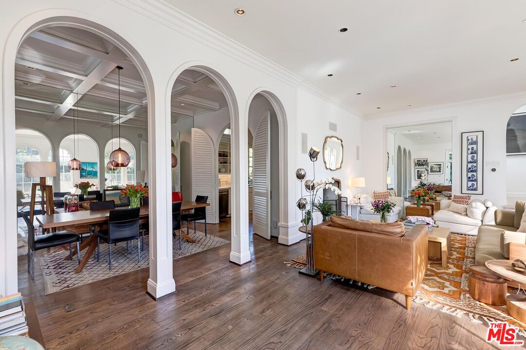2806 Nichols Canyon Rd