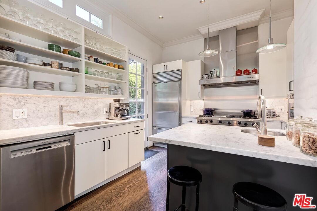 2806 Nichols Canyon Rd