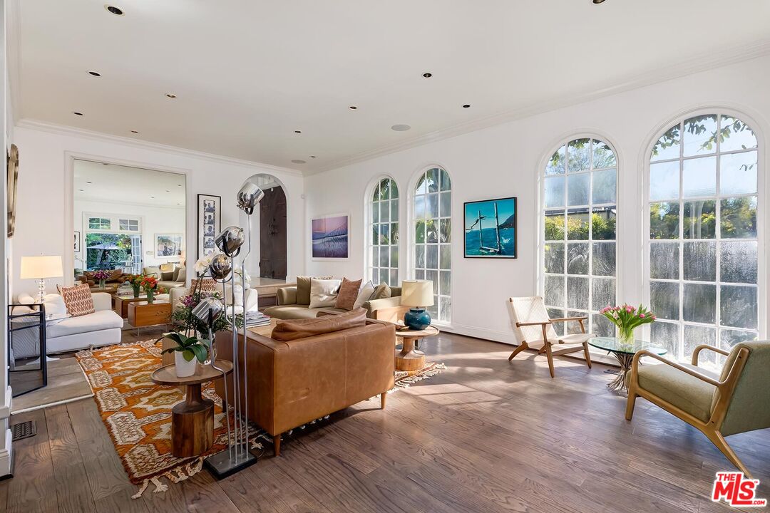 2806 Nichols Canyon Rd