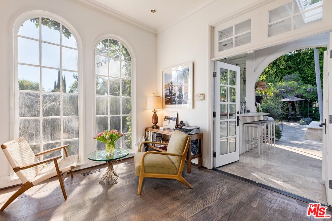 2806 Nichols Canyon Rd
