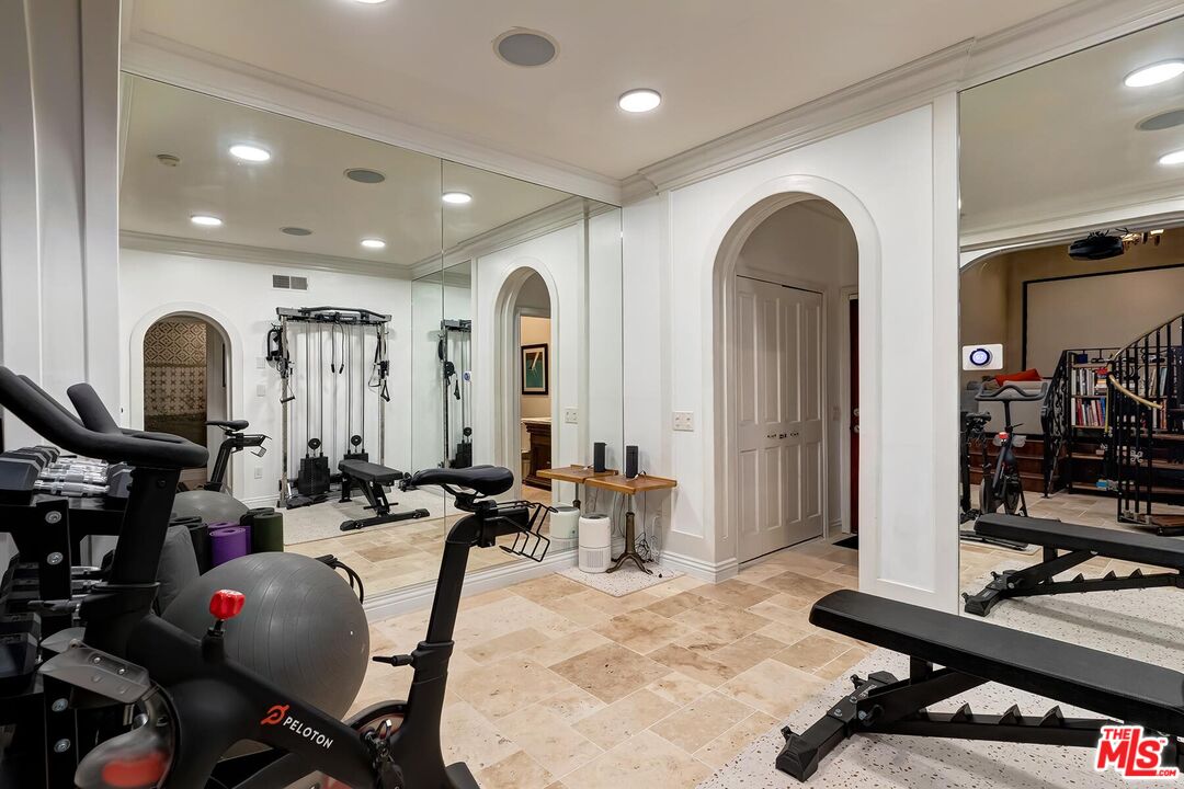 2806 Nichols Canyon Rd