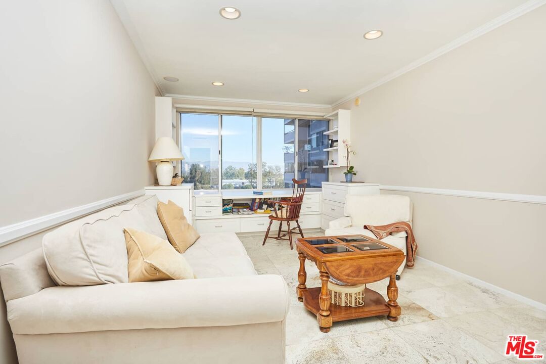 865 Comstock Ave Unit: 6A