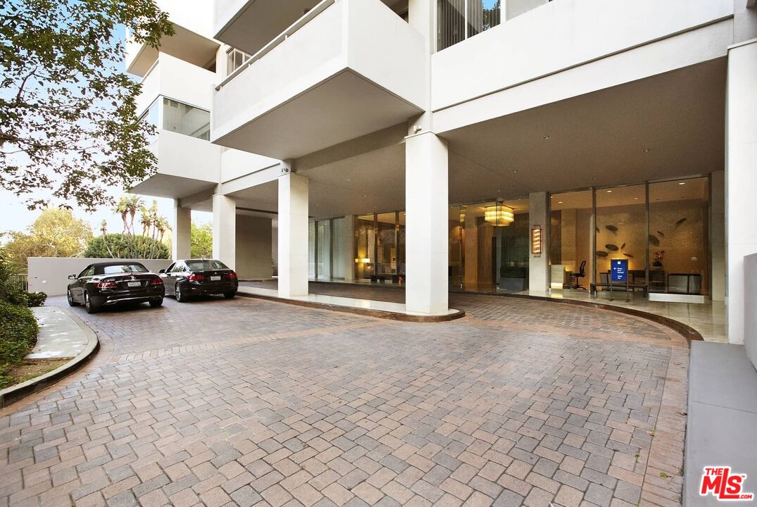 865 Comstock Ave Unit: 6A