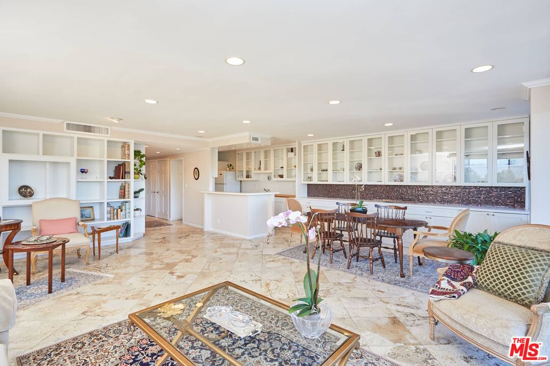 865 Comstock Ave Unit: 6A
