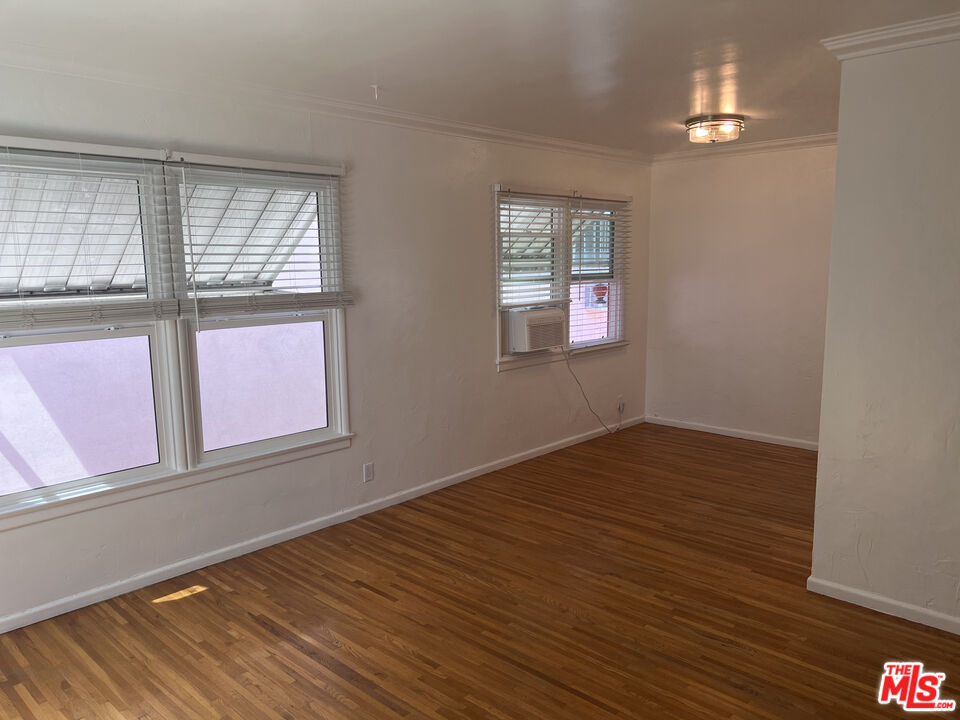 4277 Tujunga Ave Unit: 4277.5
