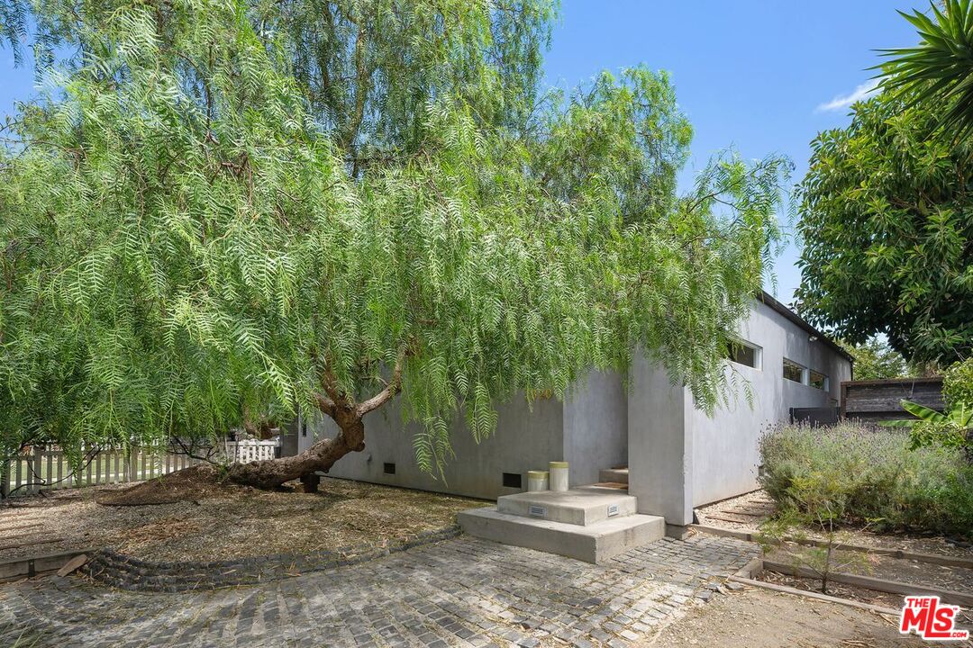 2320 Walnut Ave