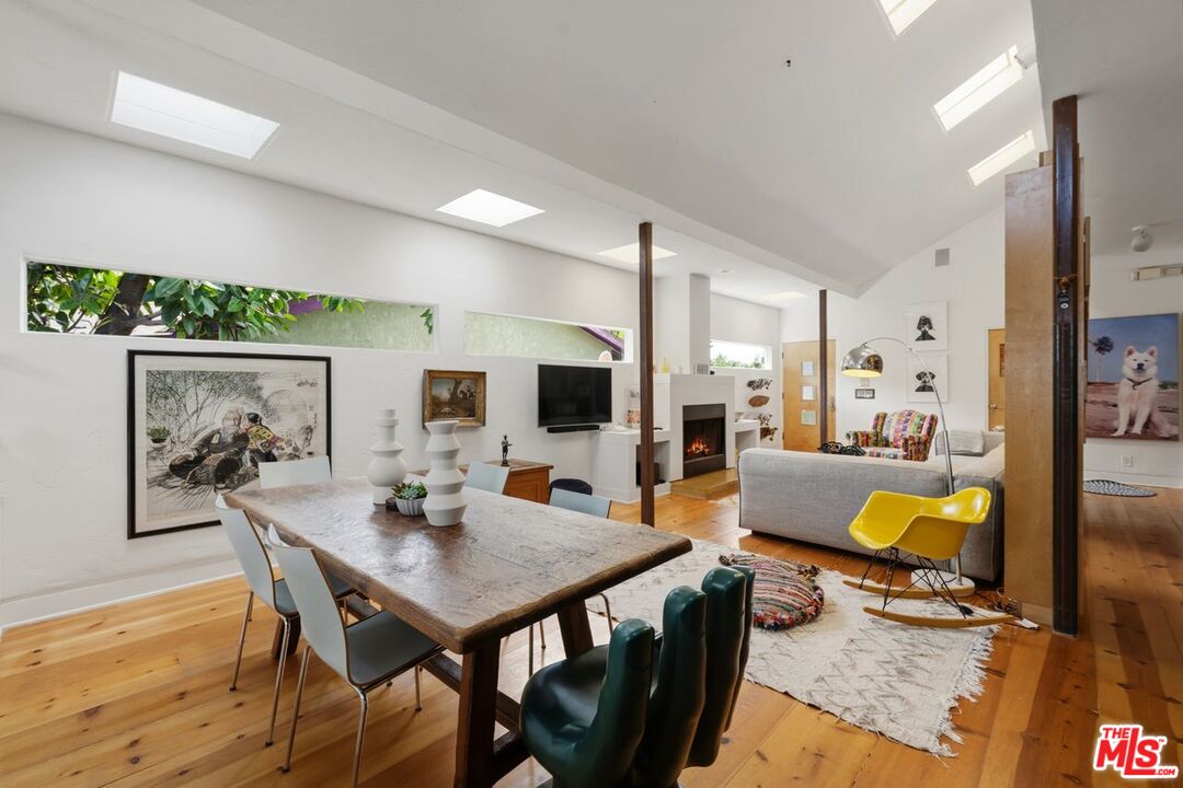 2320 Walnut Ave