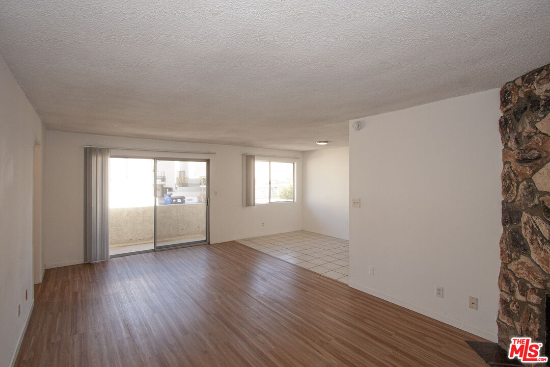 11515 Ohio Ave Unit: 3