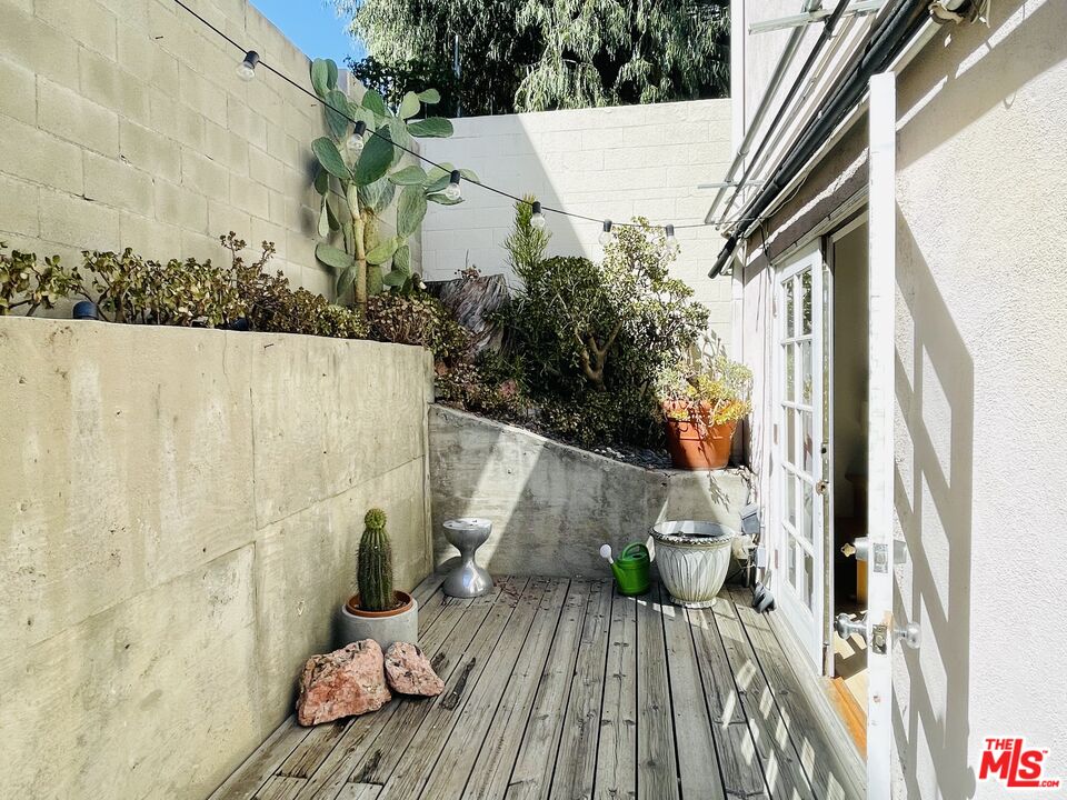 1145 Larrabee St Unit: 3