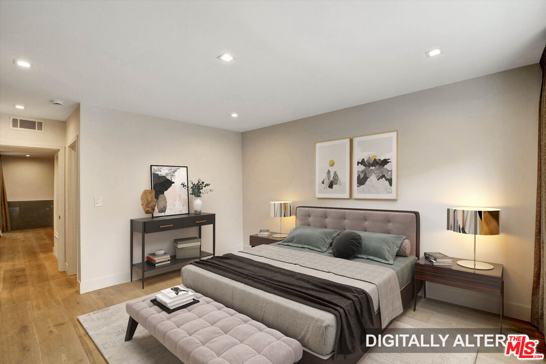 439 N Doheny Dr Unit: 204
