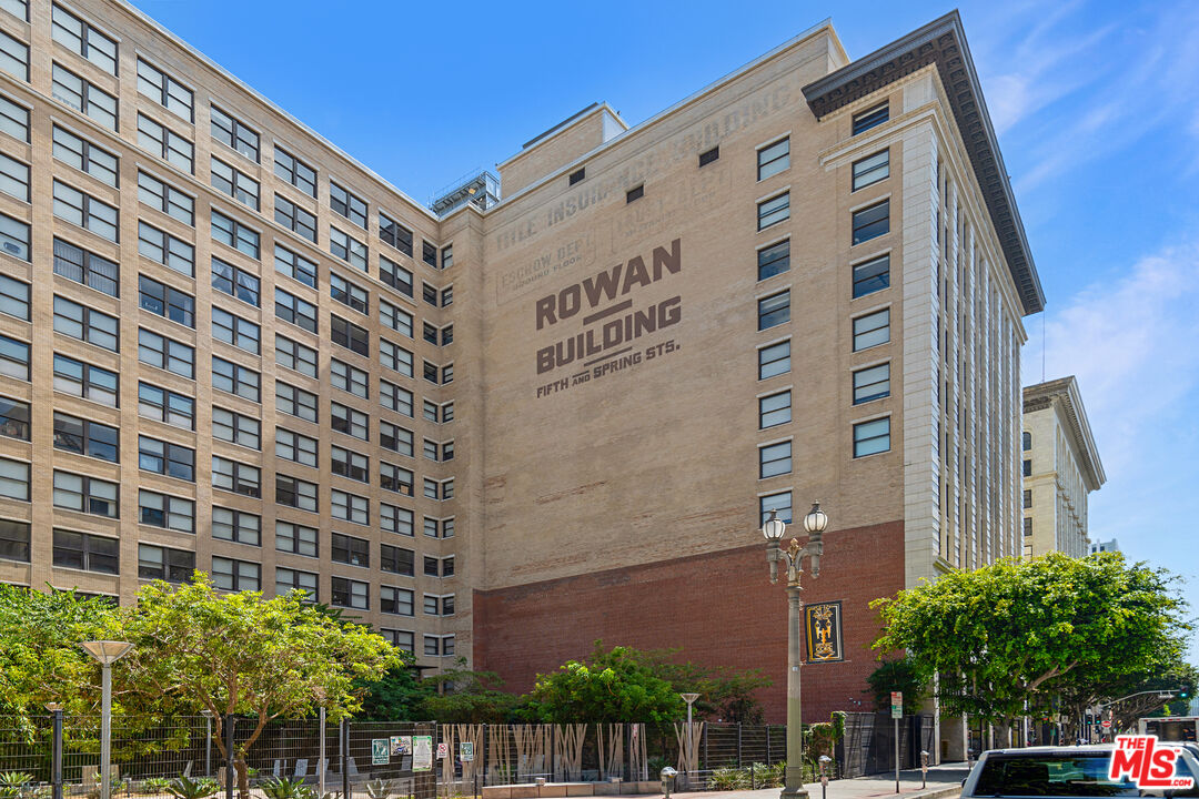 460 S Spring St Unit: 1217