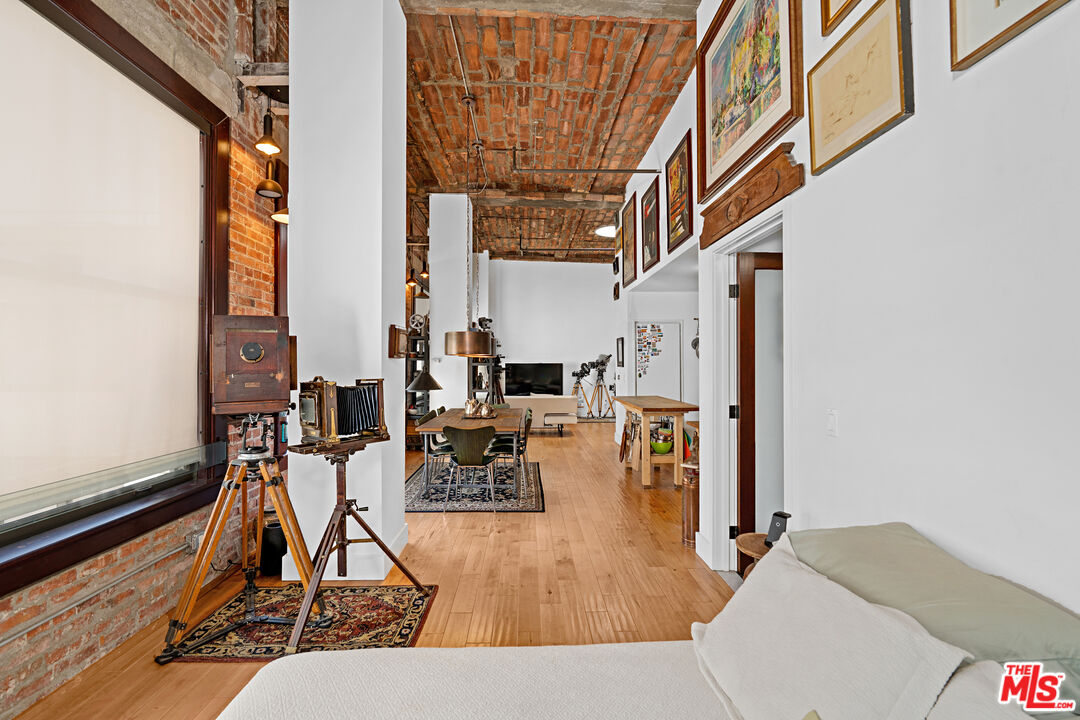 460 S Spring St Unit: 1217