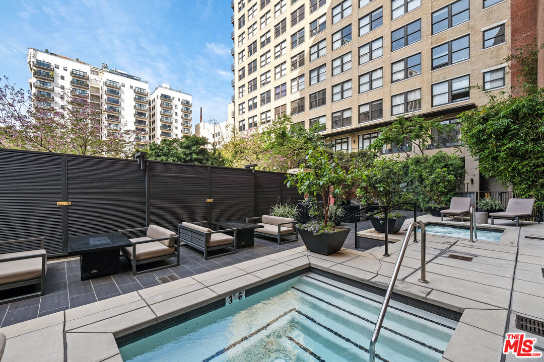 460 S Spring St Unit: 1217