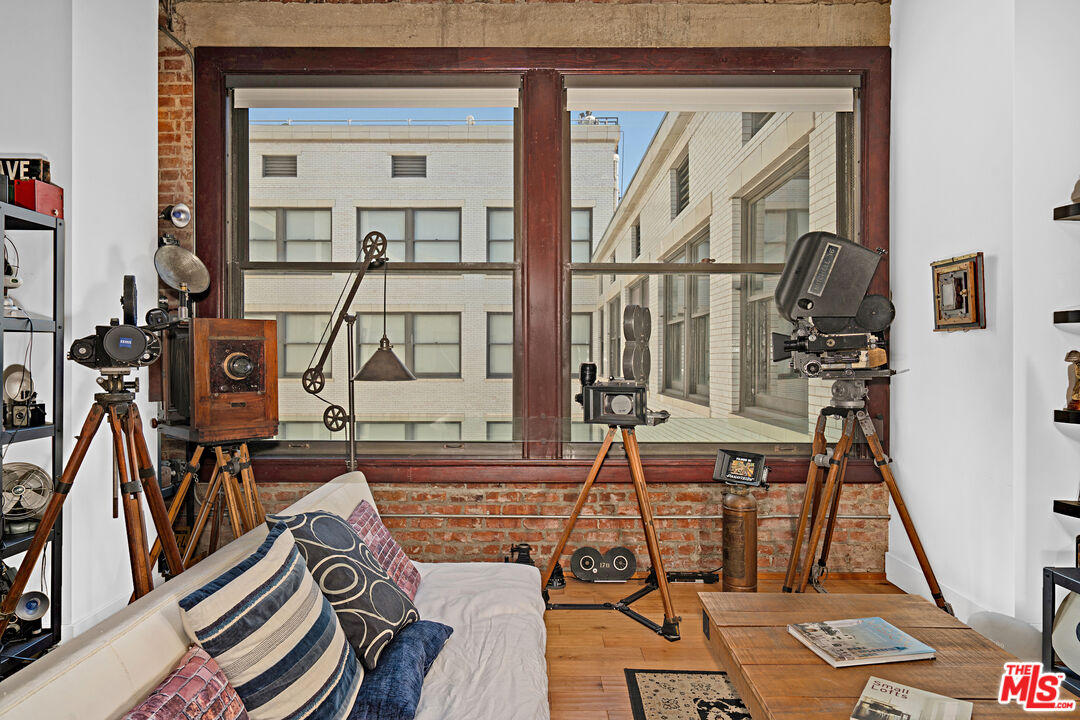 460 S Spring St Unit: 1217