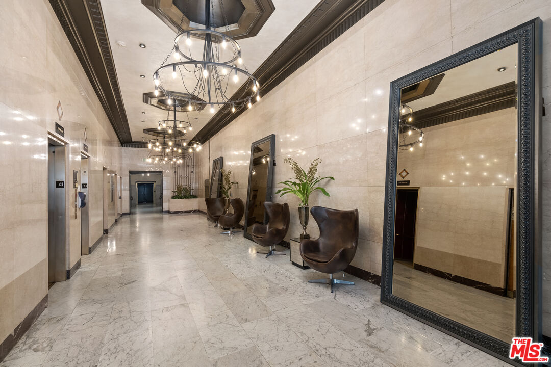 460 S Spring St Unit: 1217