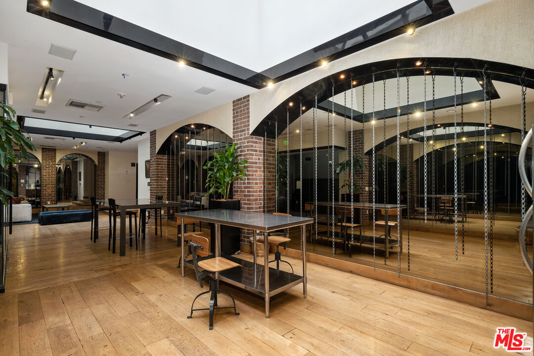 460 S Spring St Unit: 1217