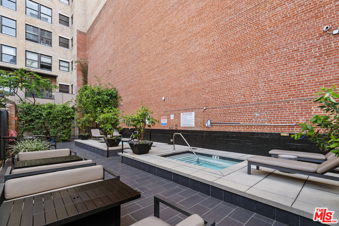 460 S Spring St Unit: 1217