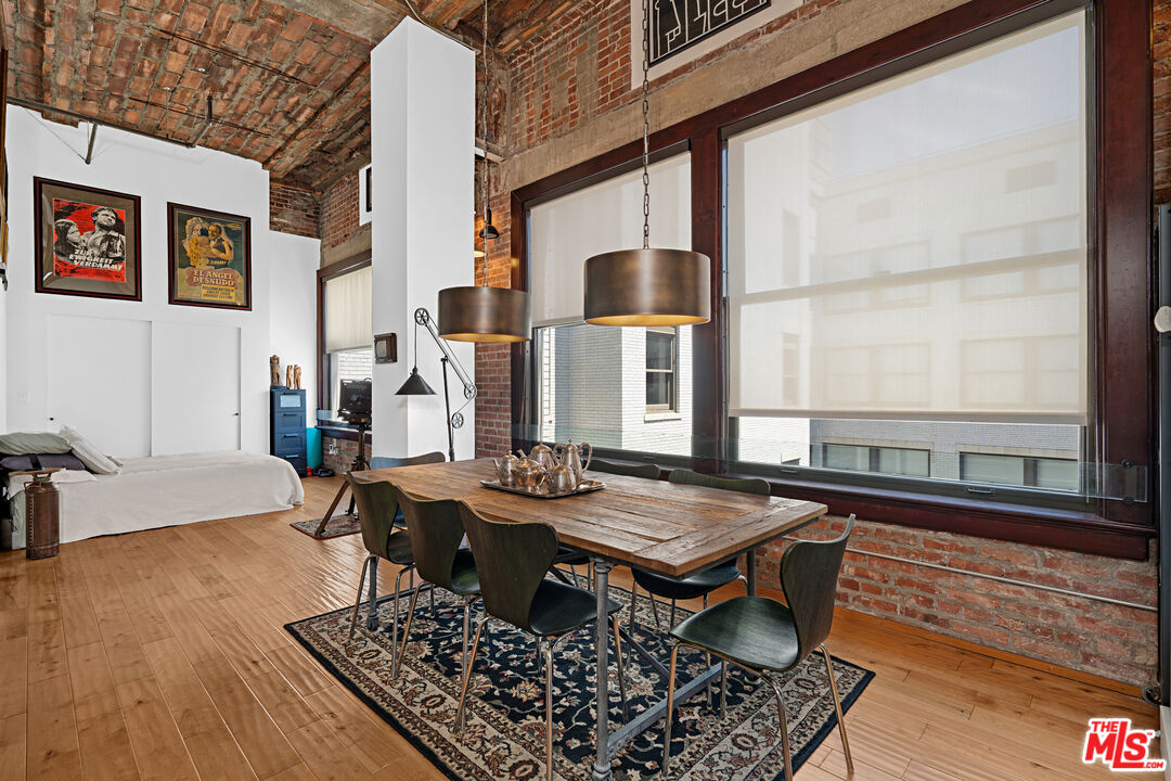 460 S Spring St Unit: 1217