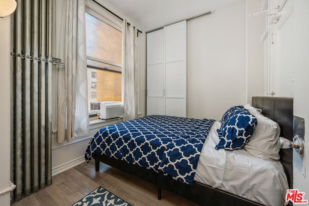 215 W 7th St Unit: 803