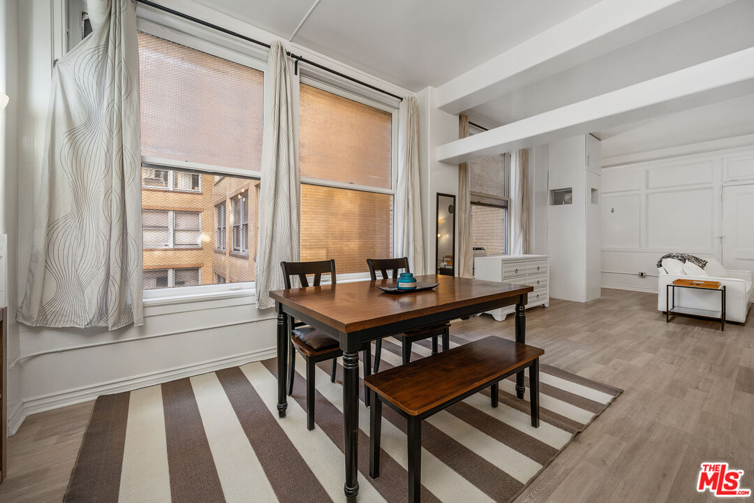 215 W 7th St Unit: 803