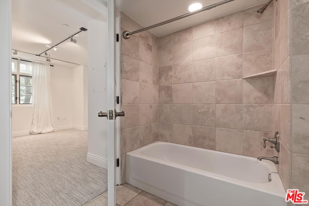 10795 Wilshire Blvd Unit: 101