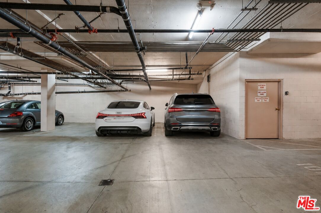 1050 N Edinburgh Ave Unit: 103