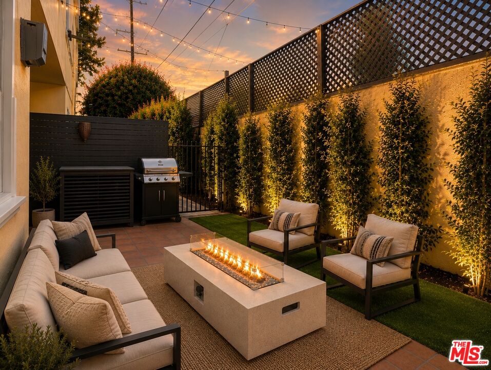1050 N Edinburgh Ave Unit: 103