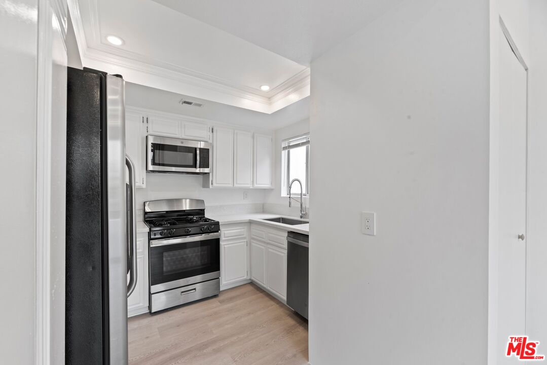 1136 S Shenandoah St Unit: 201