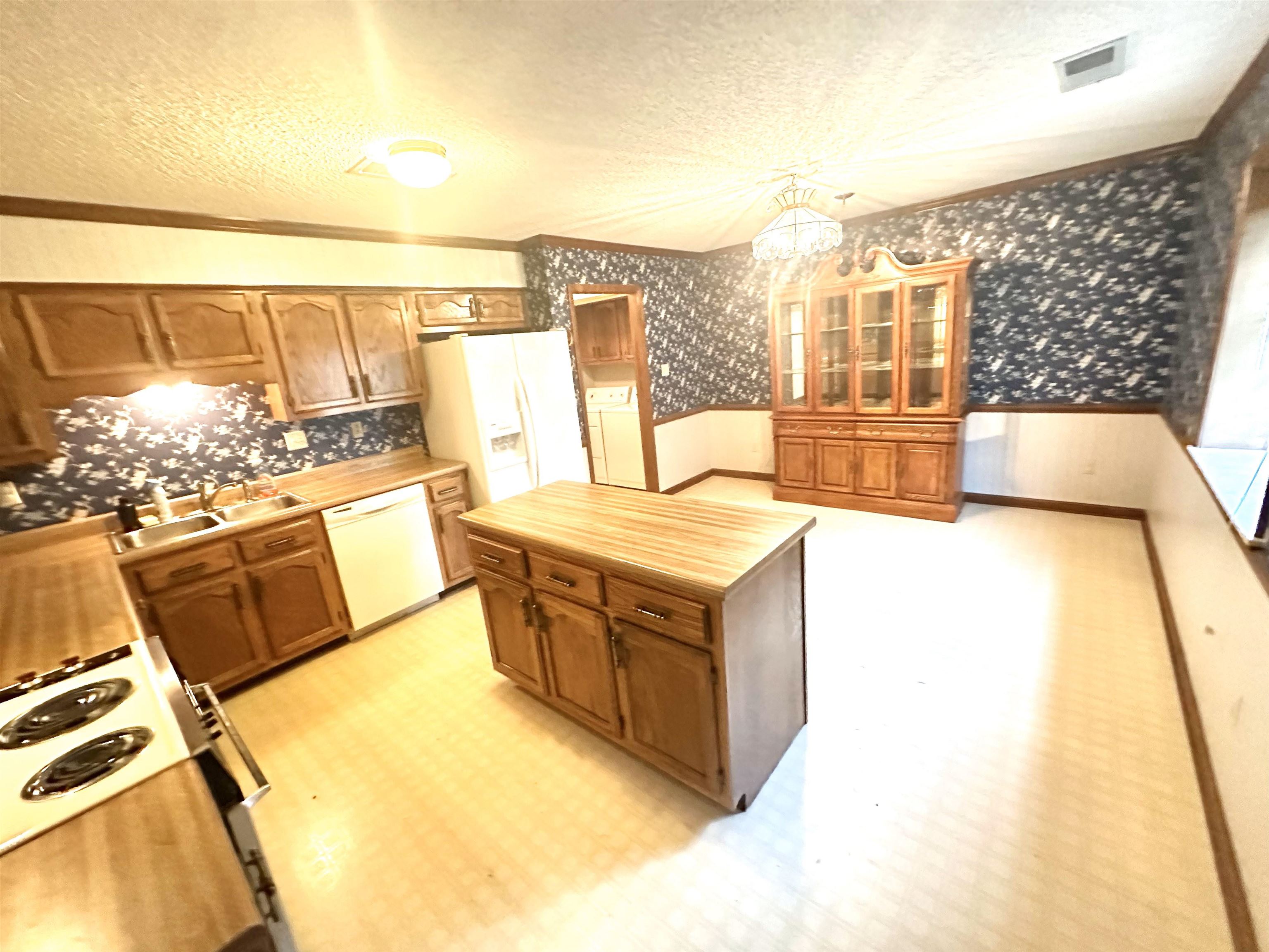 6583 HEATHERWOOD DR