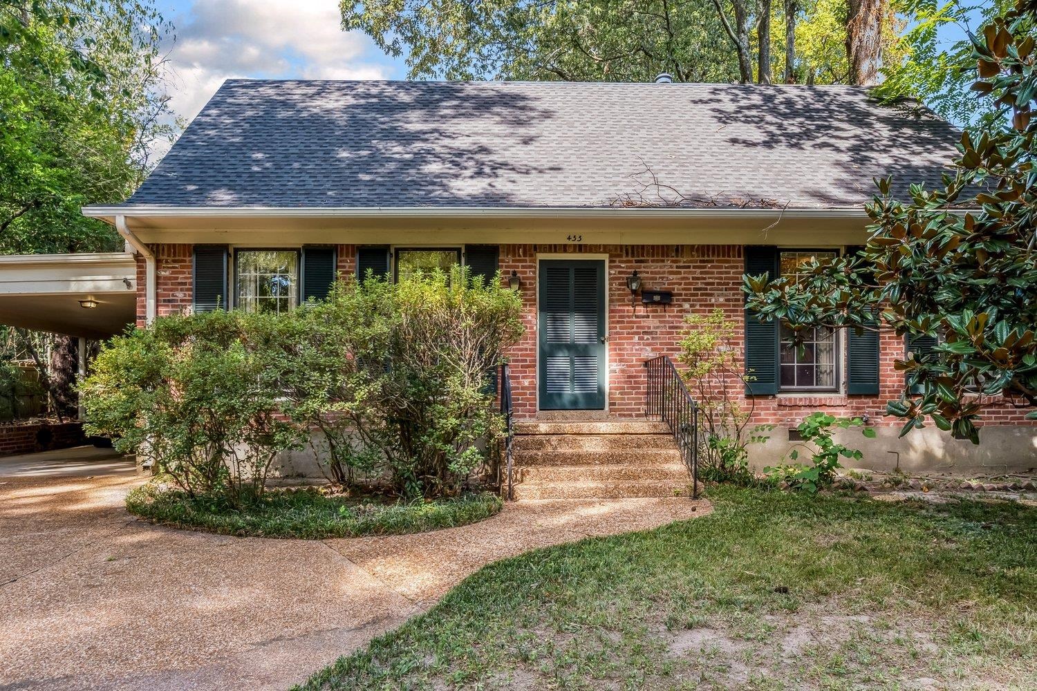 433 GOODLAND CIR