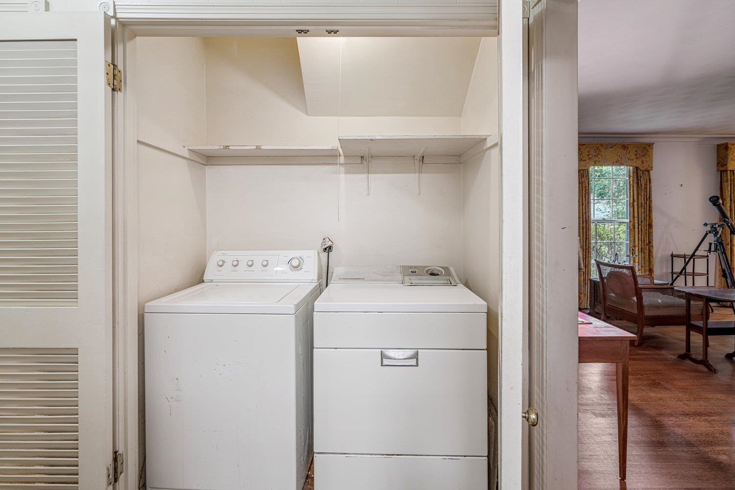 433 GOODLAND CIR
