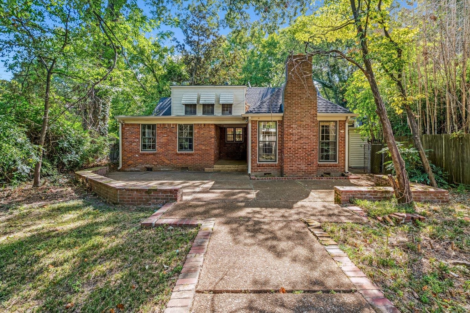 433 GOODLAND CIR