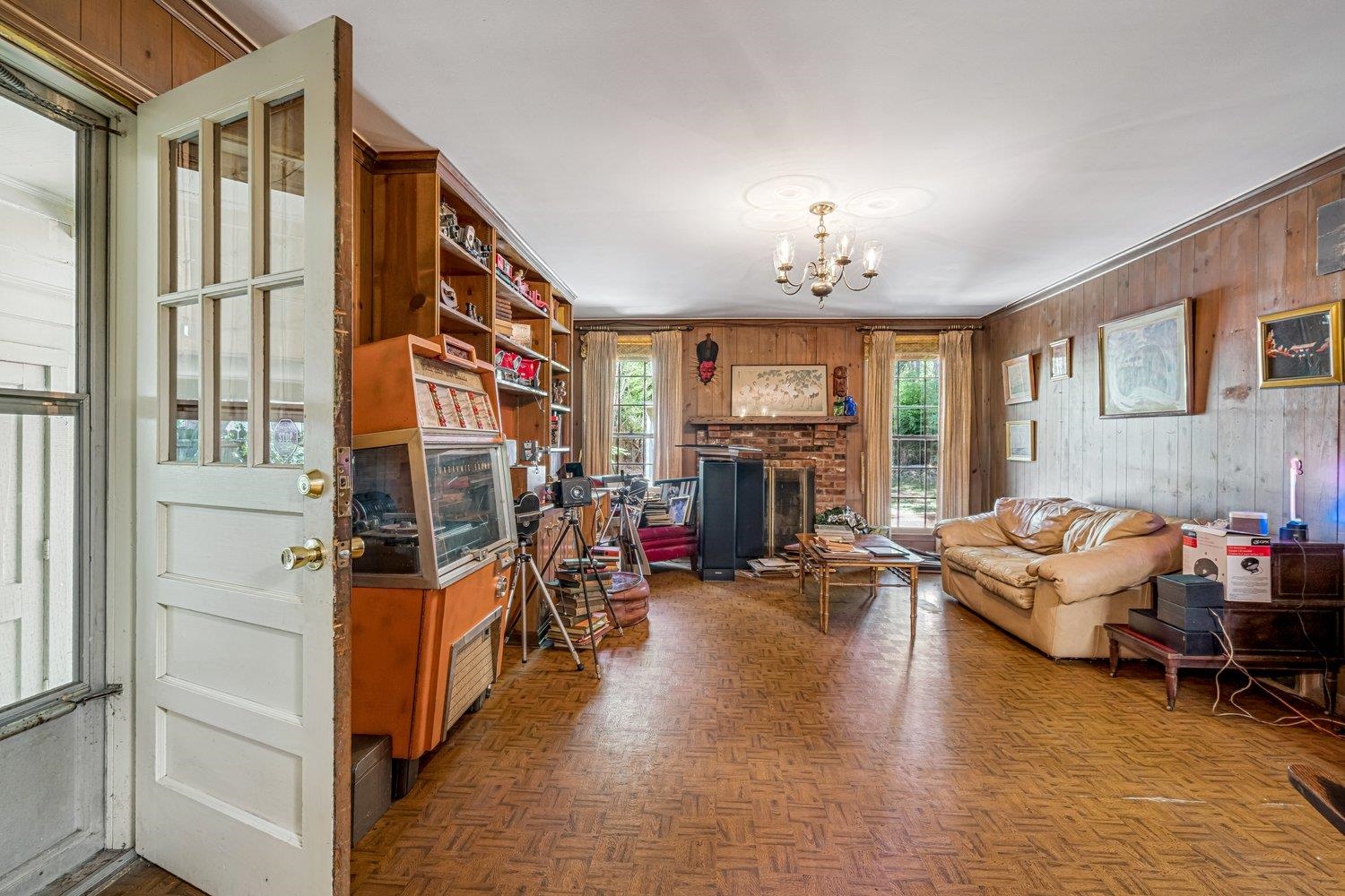 433 GOODLAND CIR