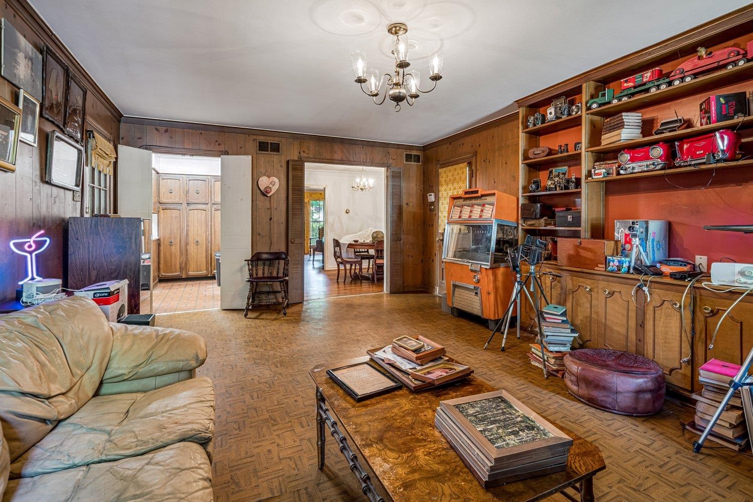 433 GOODLAND CIR