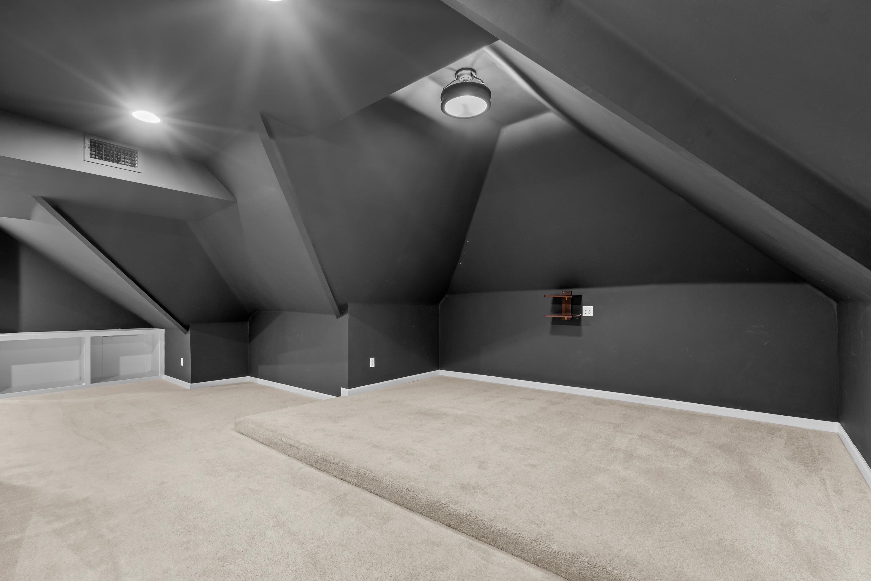 927 OAKMONT RIDGE CV