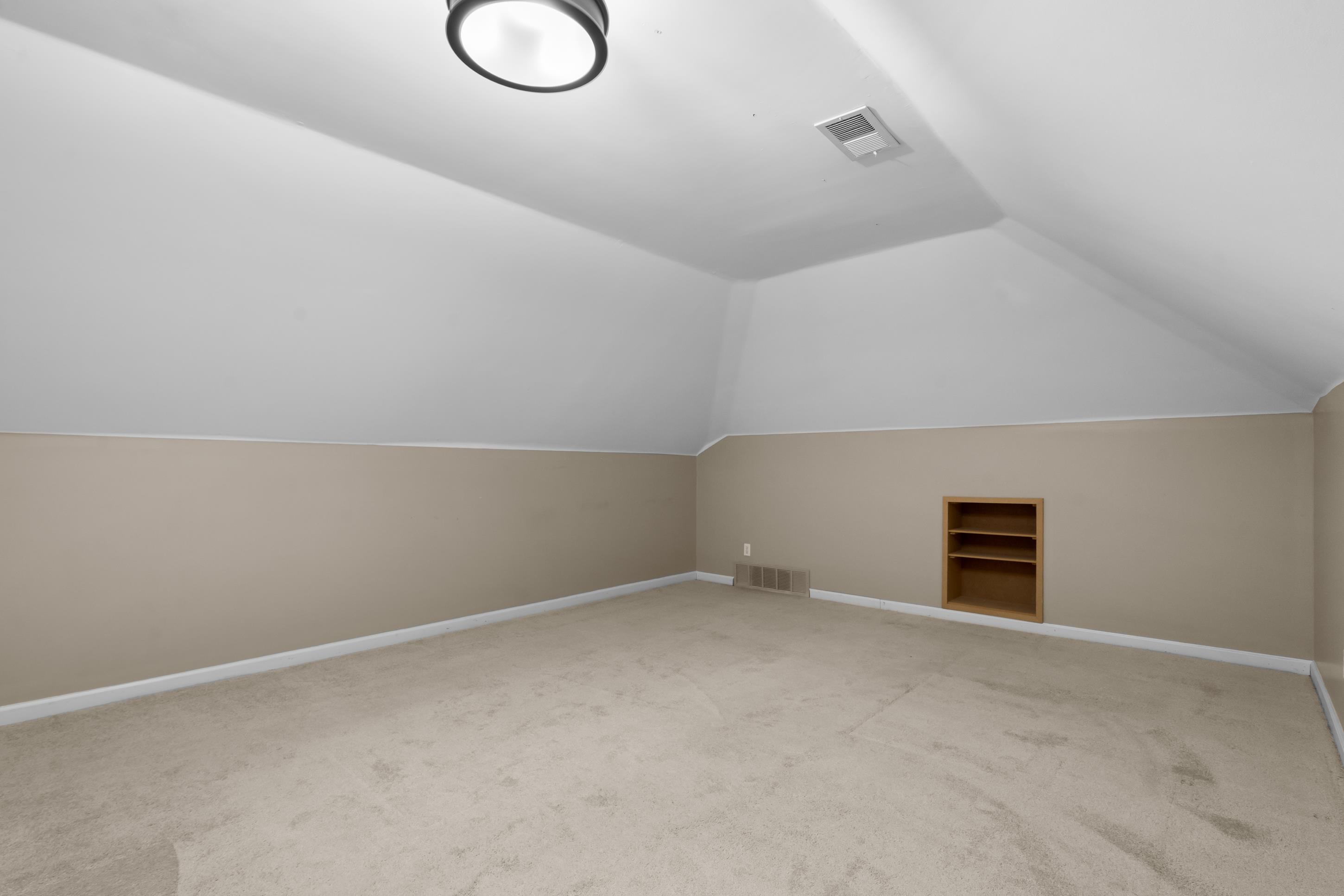 927 OAKMONT RIDGE CV