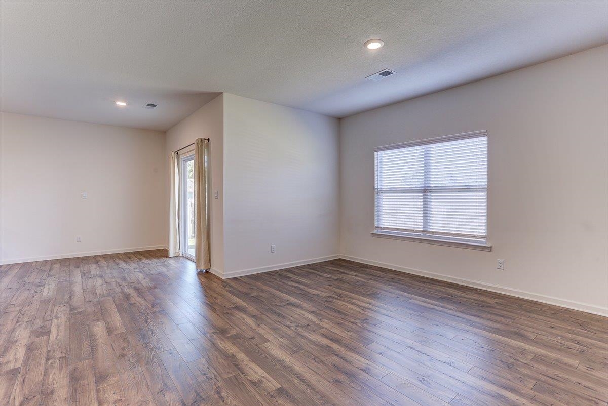 305 DRIFTWOOD LOOP