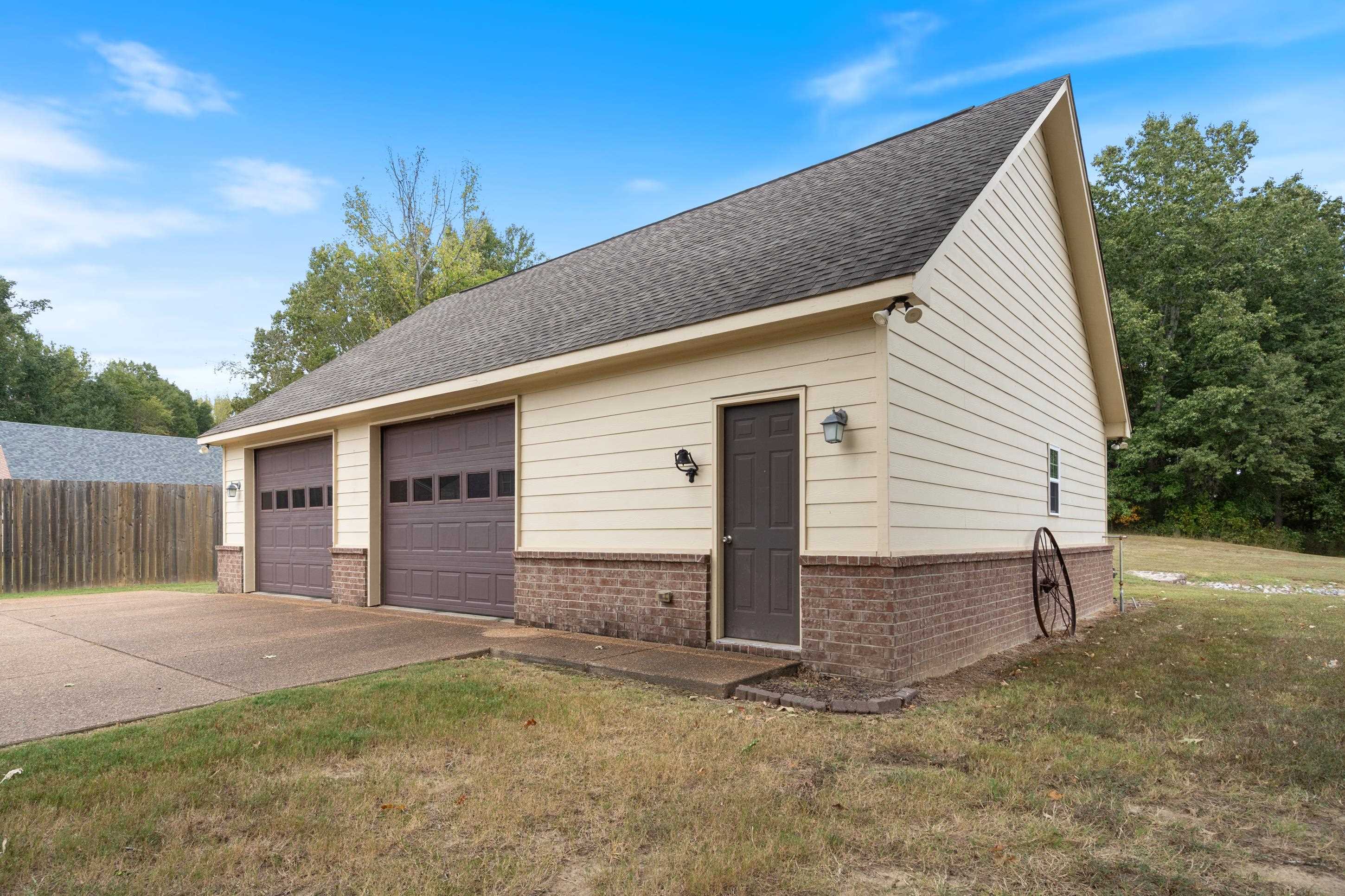 360 CATALPA DR
