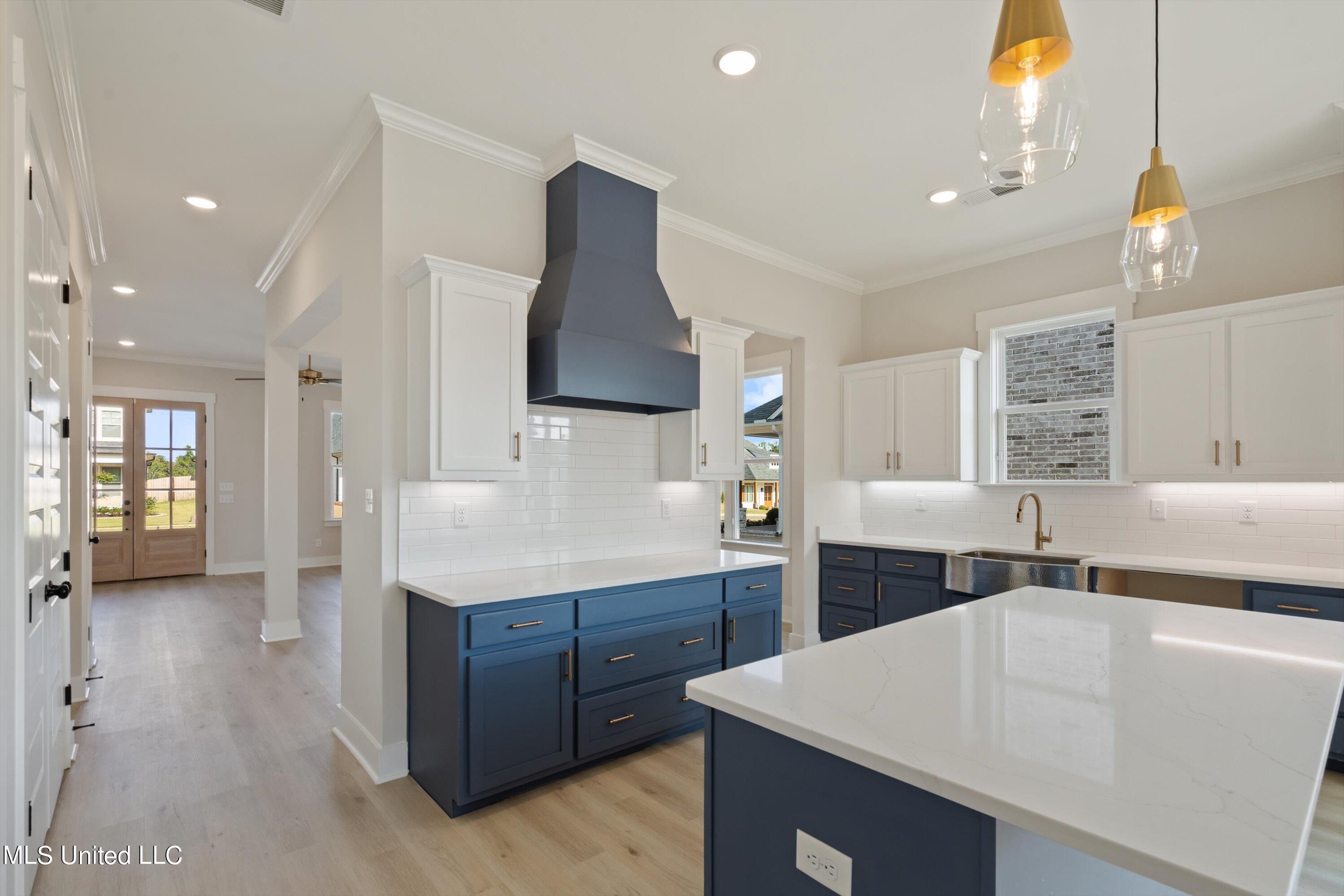 3859 Swan Cove