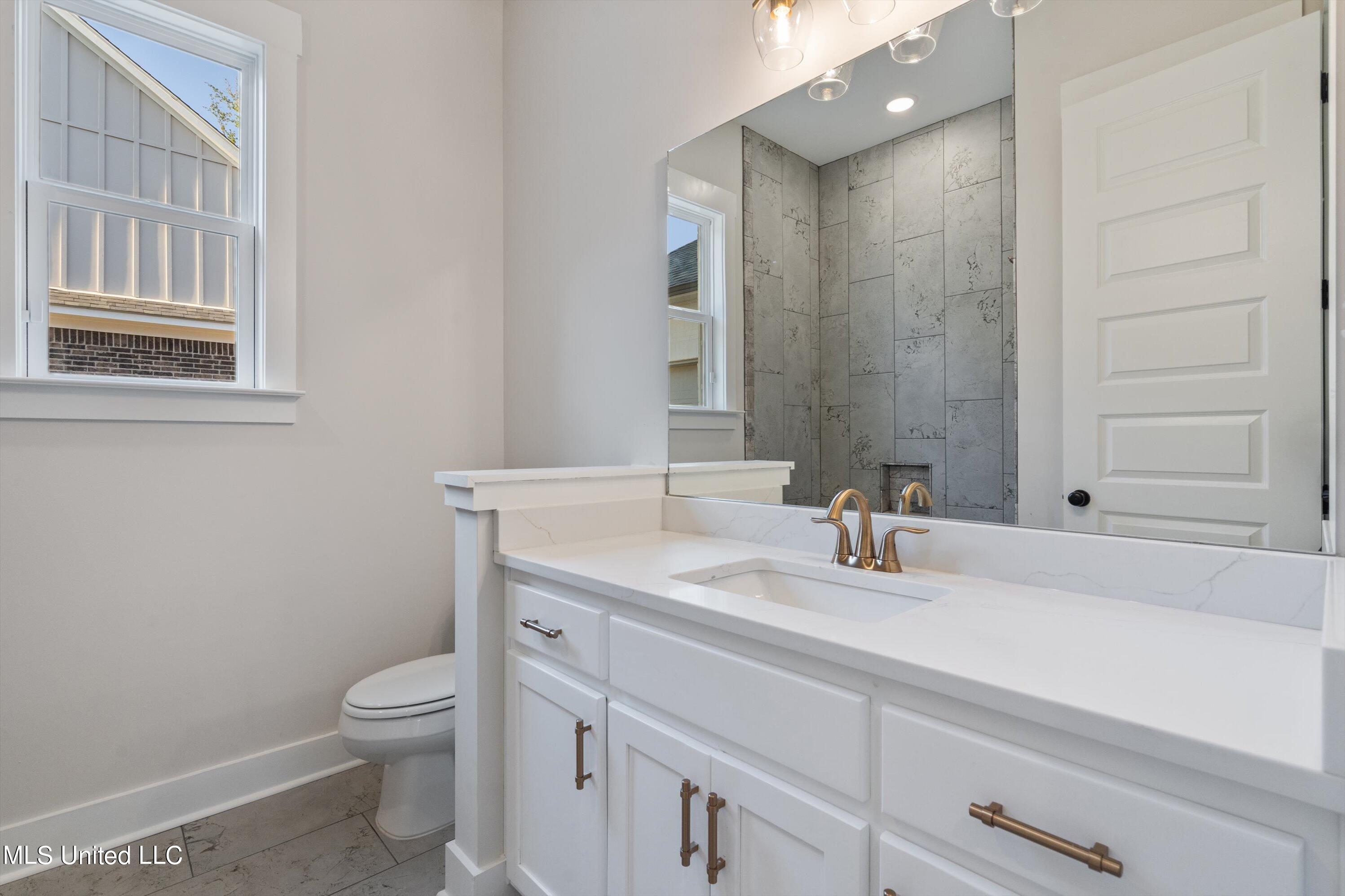 3859 Swan Cove
