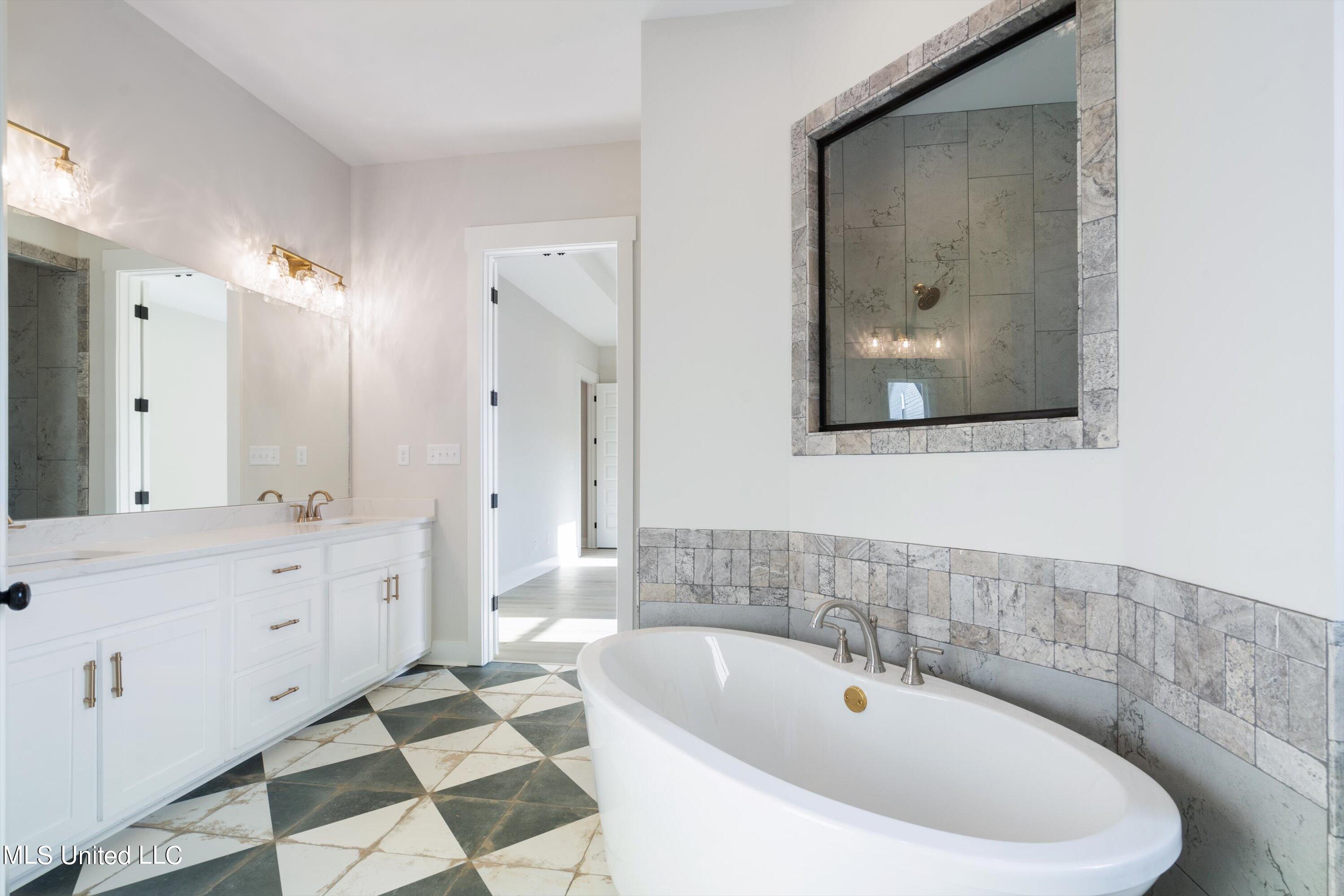 3859 Swan Cove