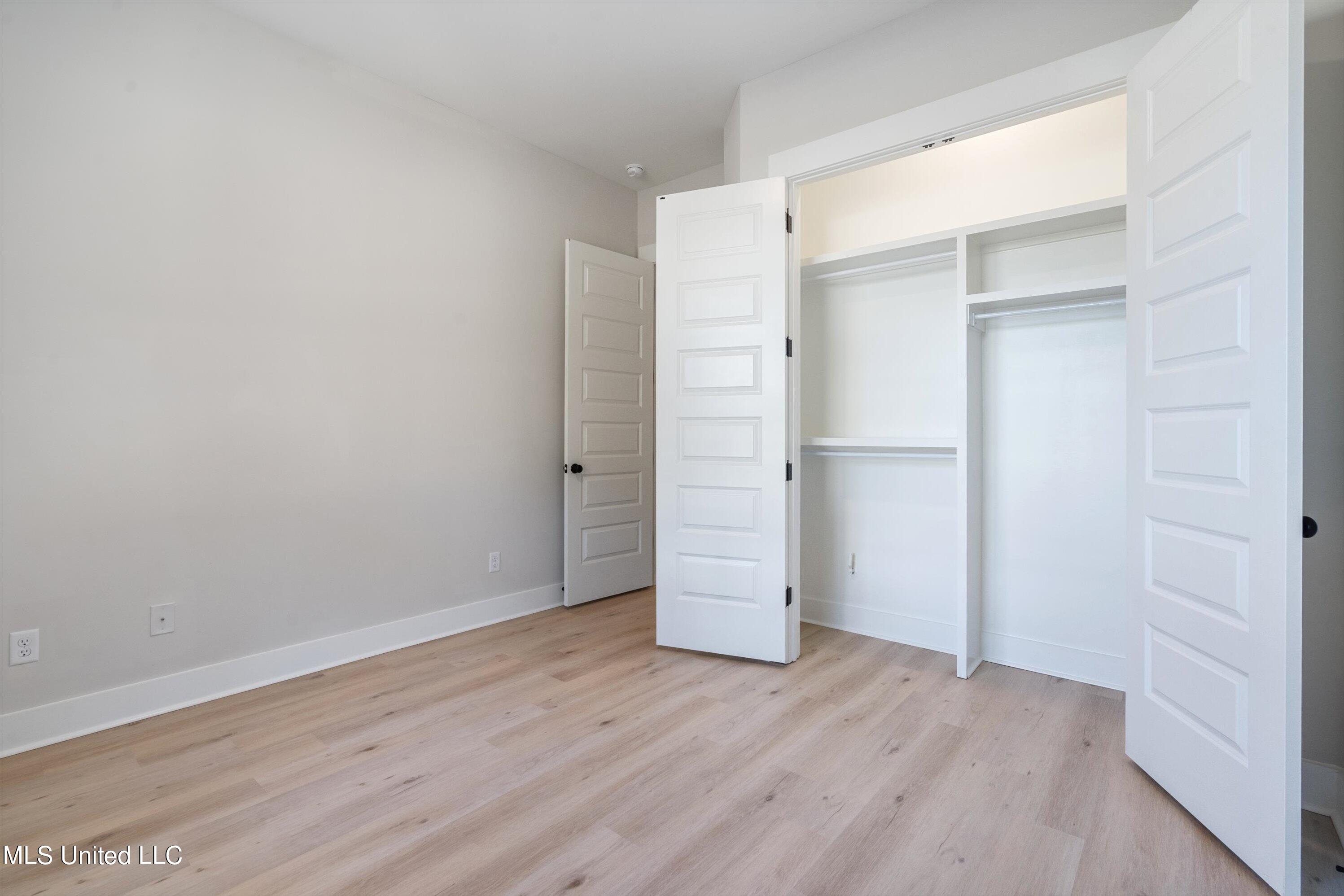 3859 Swan Cove