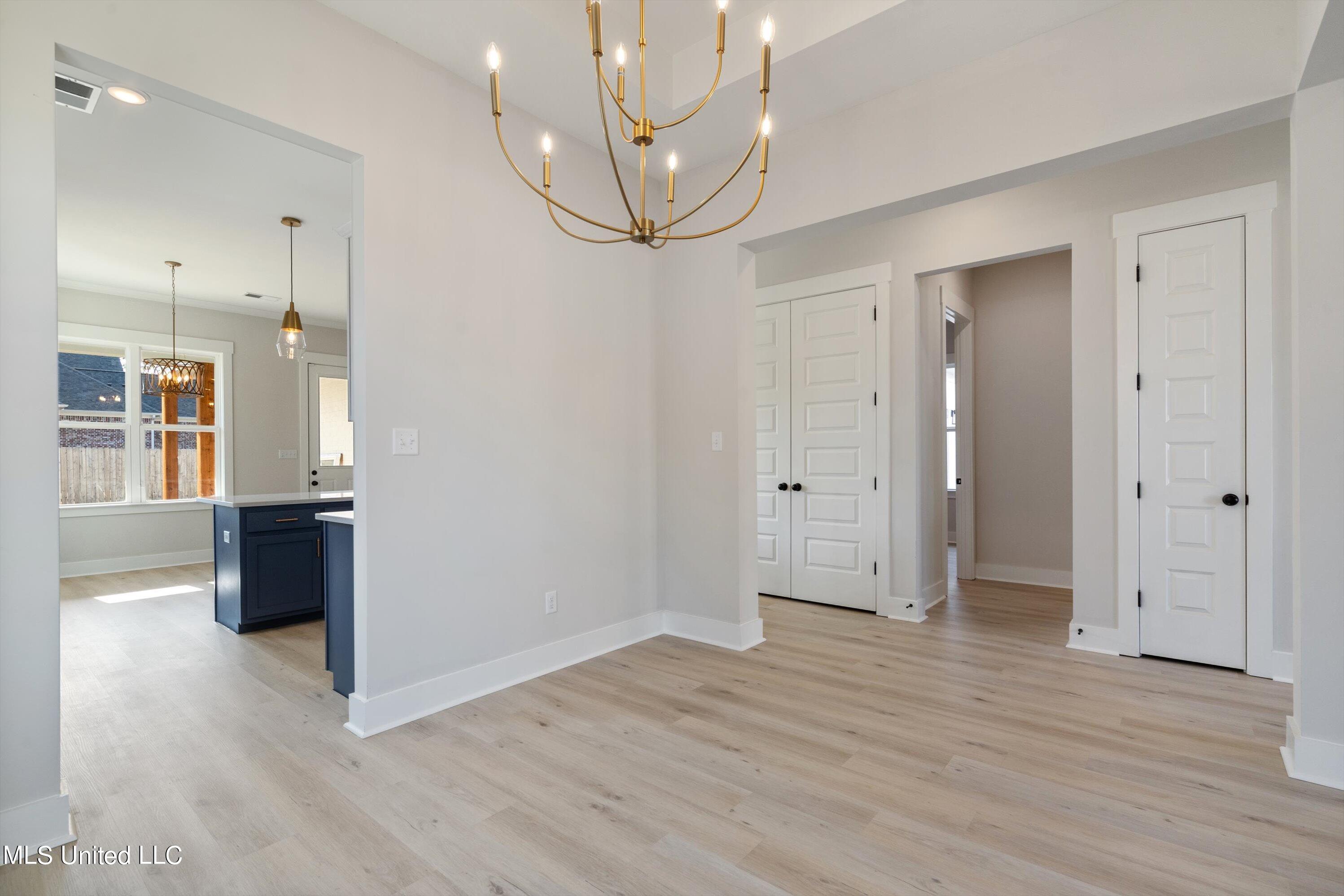 3859 Swan Cove