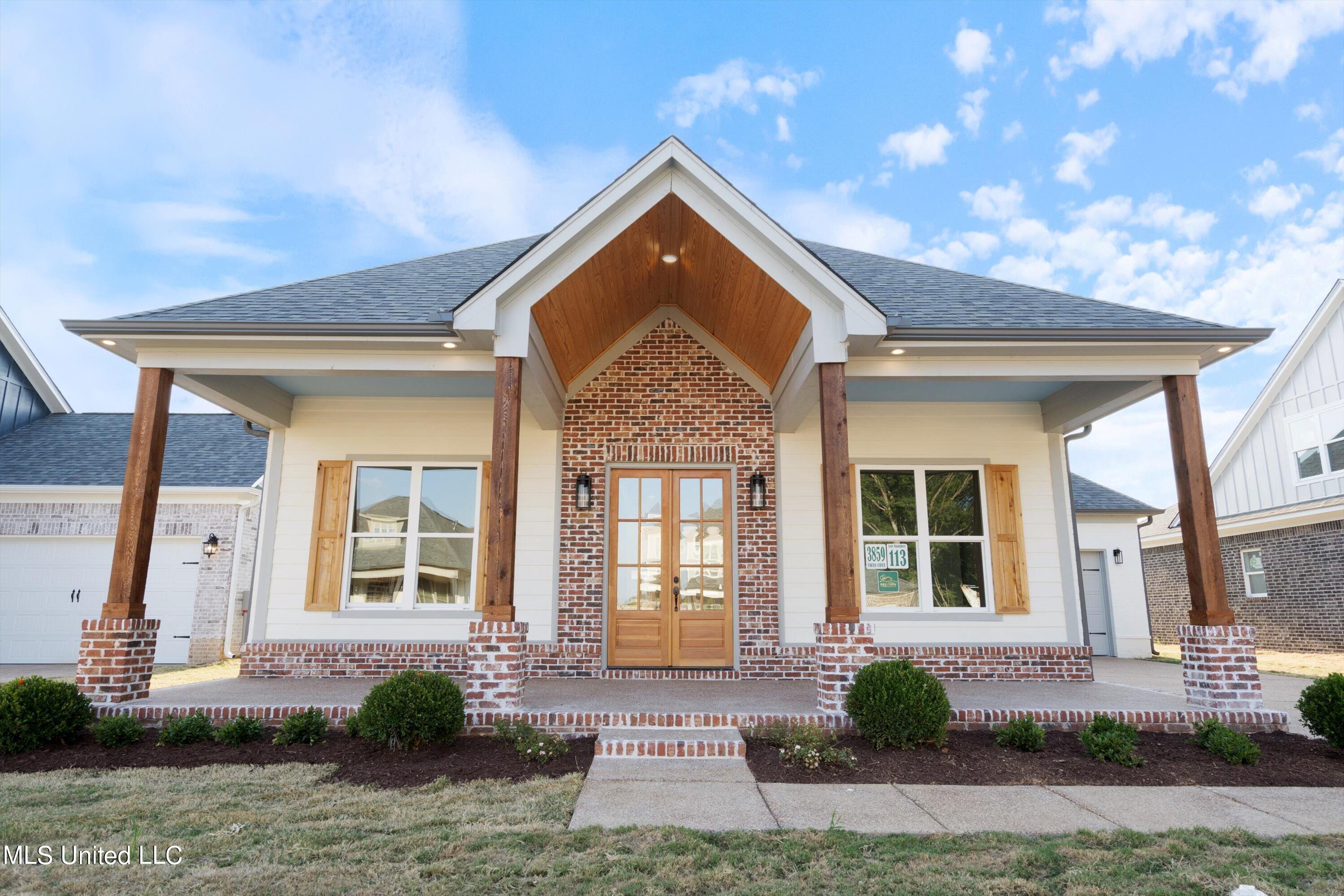 3859 Swan Cove