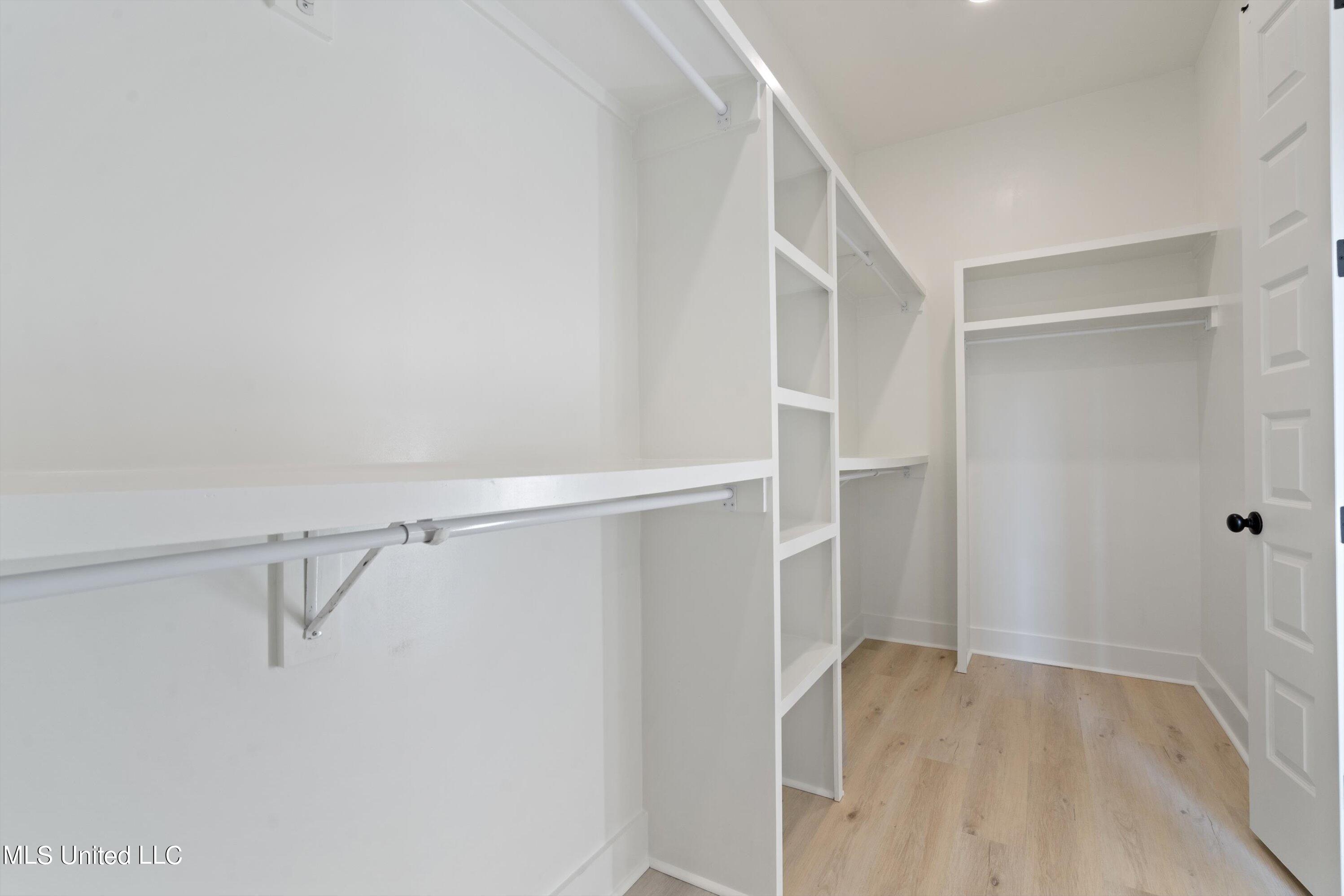3859 Swan Cove