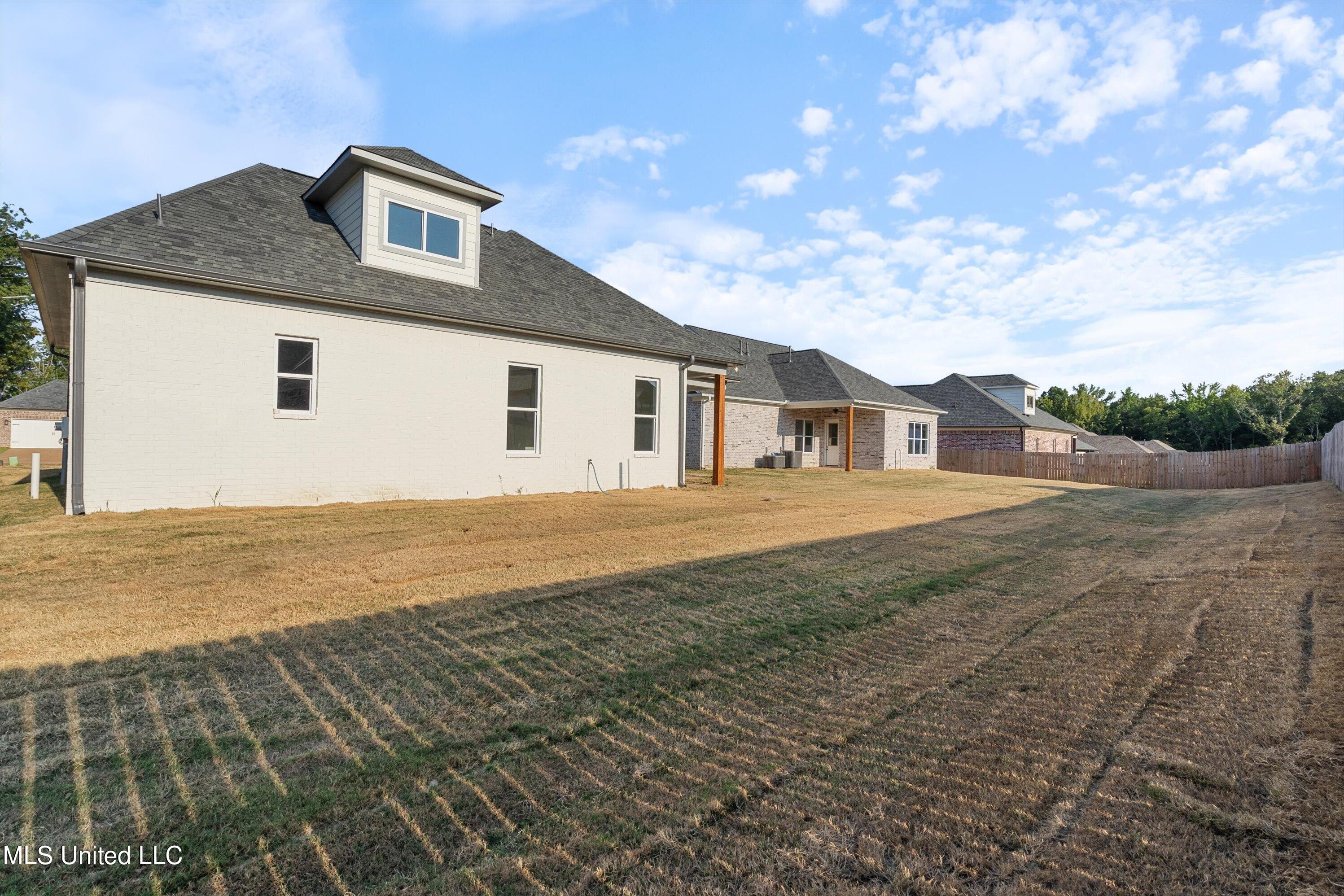 3859 Swan Cove