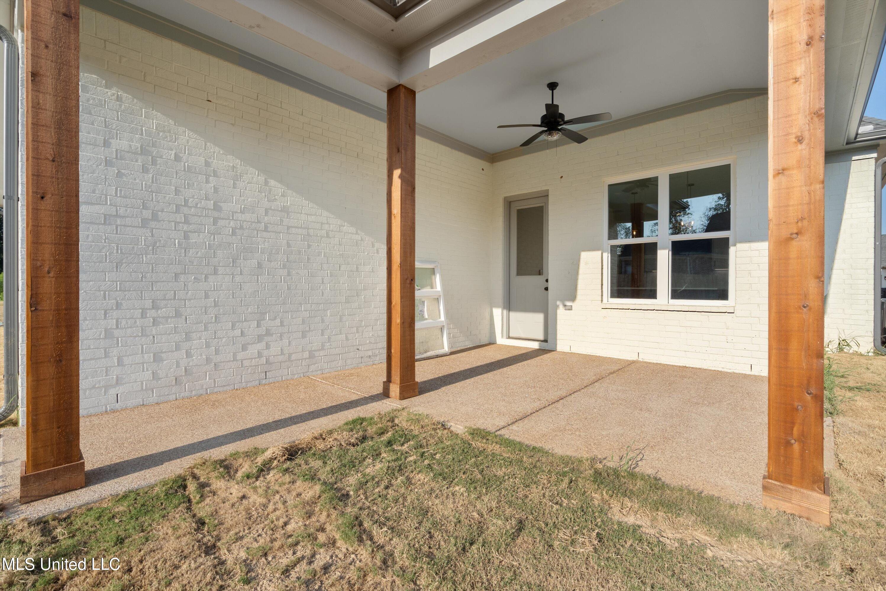 3859 Swan Cove