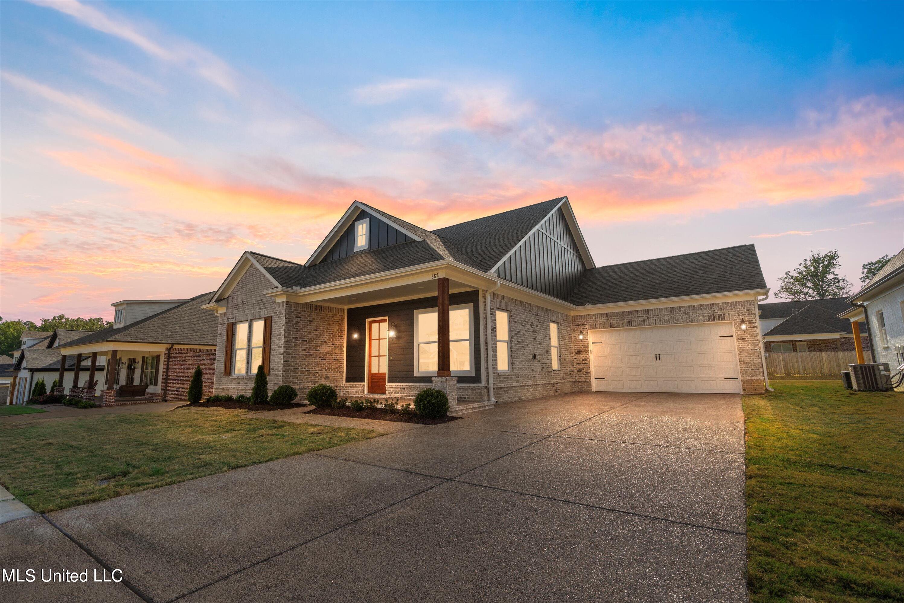 3871 Swan Cove